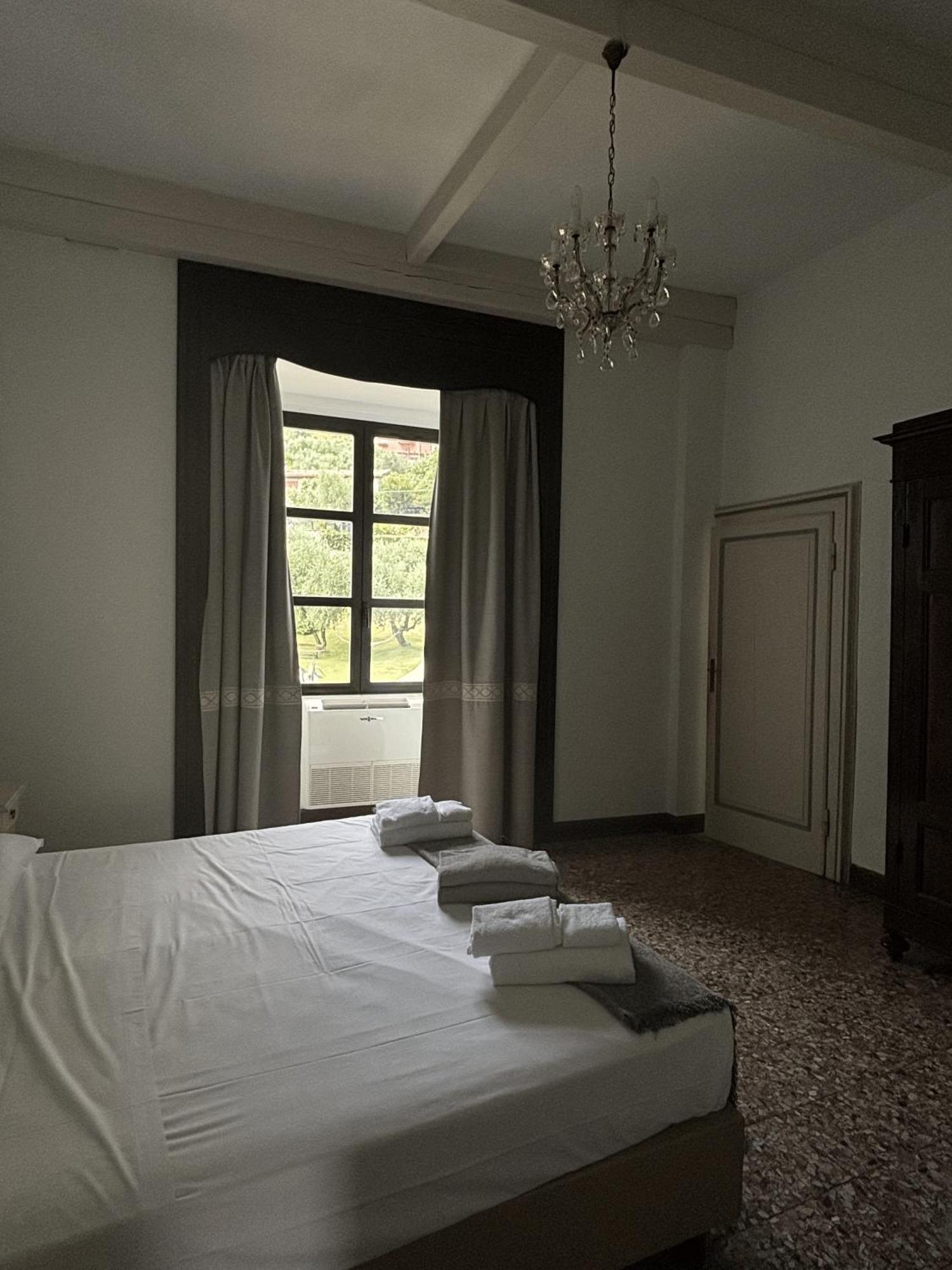 Castello Oldofredi Aparthotel Monte Isola Kültér fotó