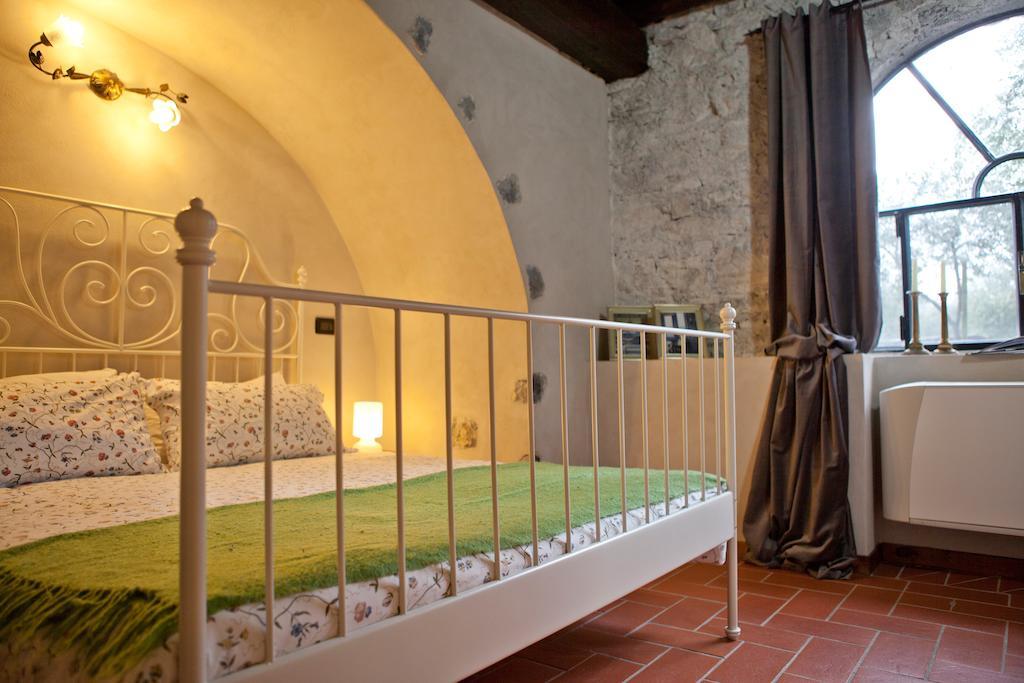 Castello Oldofredi Aparthotel Monte Isola Szoba fotó